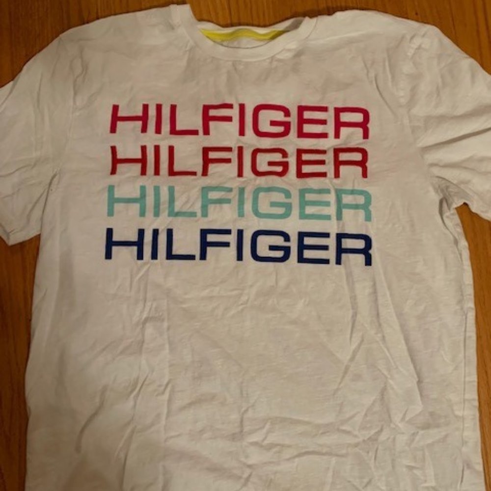 Tommy Hilfiger men's L T-shirt